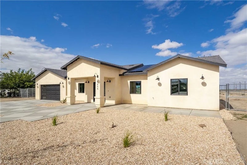 9855 E Avenue Q10
