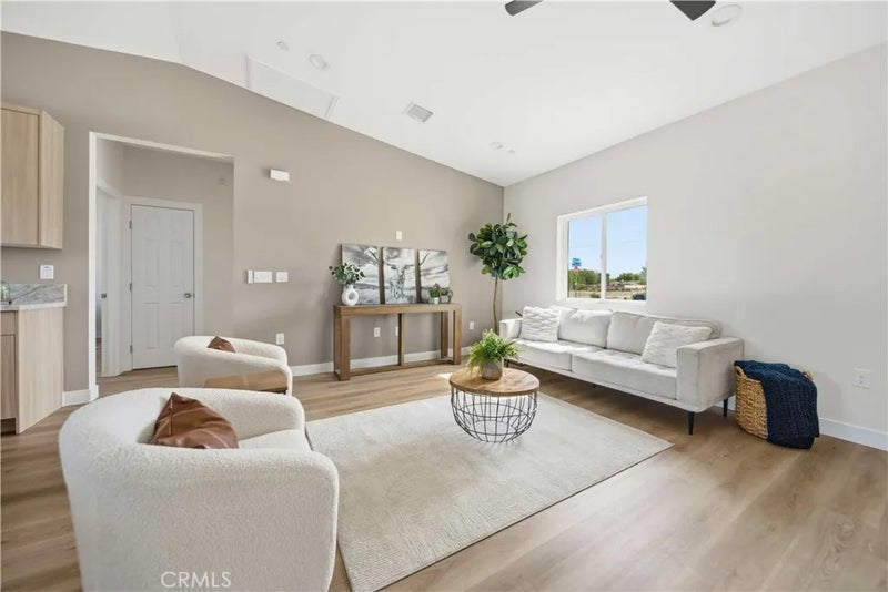 9855 E Avenue Q10