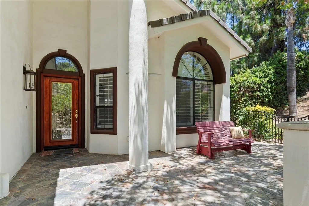 15605 Creekview Trail