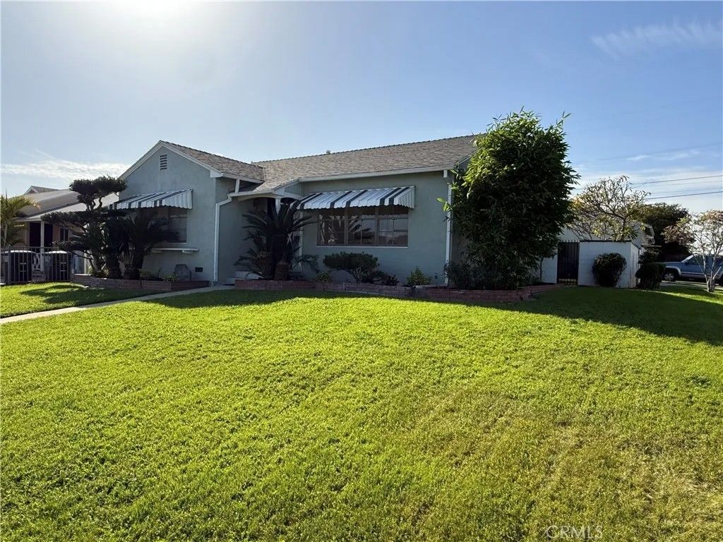 Photo of 2001 Fernbank Ave, Monterey Park, CA 91754 (MLS # WS25280411)