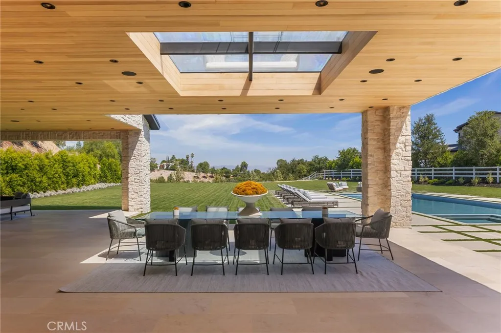 24255 Bridle Trail Road