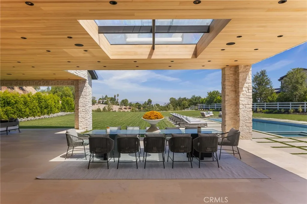 24255 Bridle Trail Road