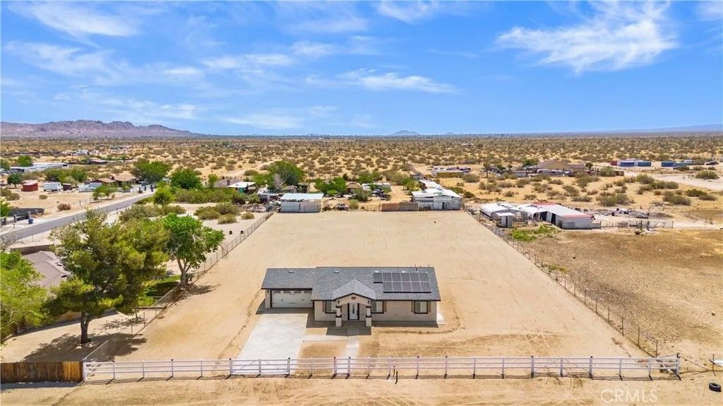 Photo of 37842 117th St, Littlerock, CA 93543 (MLS # SR26107598)
