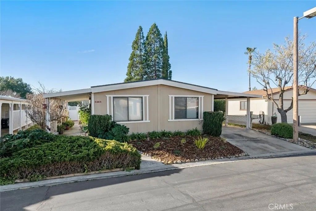 Photo of 334 Partridge Dr, Paso Robles, CA 93446 (MLS # SC26016803)