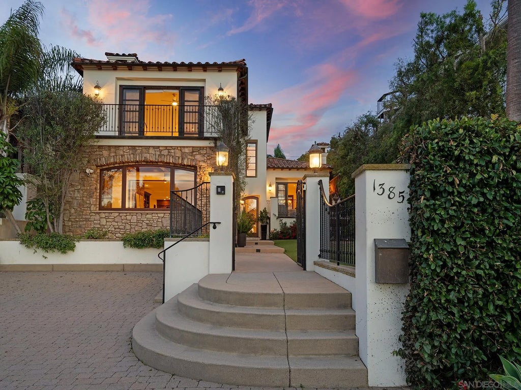 Photo of 1385 Park Row, La Jolla, CA 92037 (MLS # 260022109)