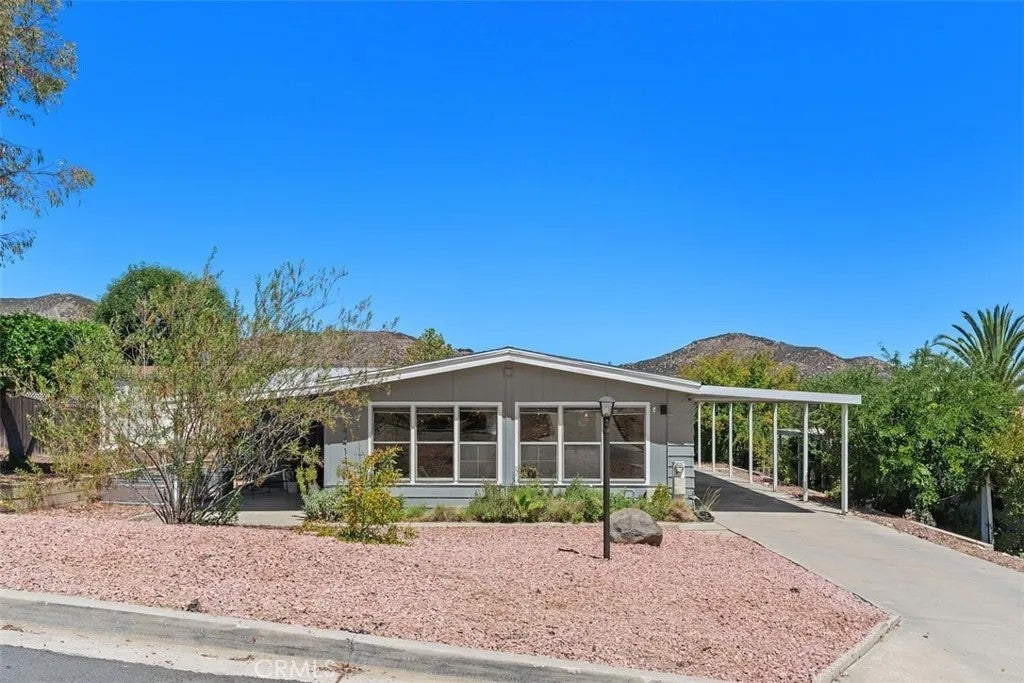 Photo of 24414 Wagon Wheel LN, Wildomar, CA 92595 (MLS # SW26151653)