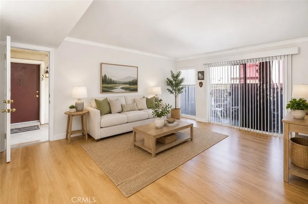 8561 La Salle 53