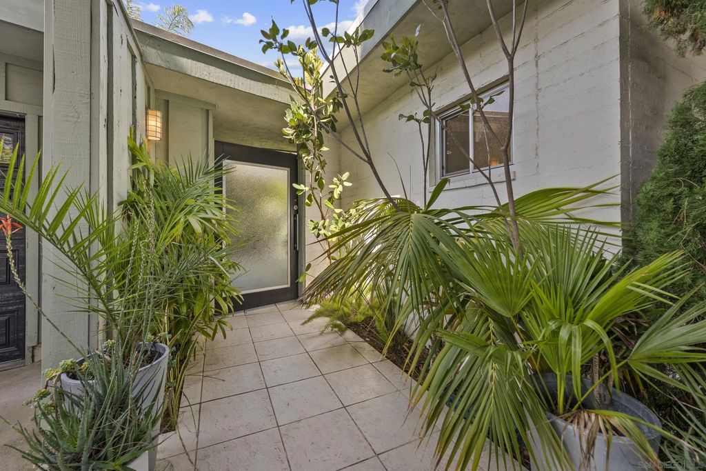 Photo of 5920 La Jolla Blvd, La Jolla, CA 92037 (MLS # 260010269)