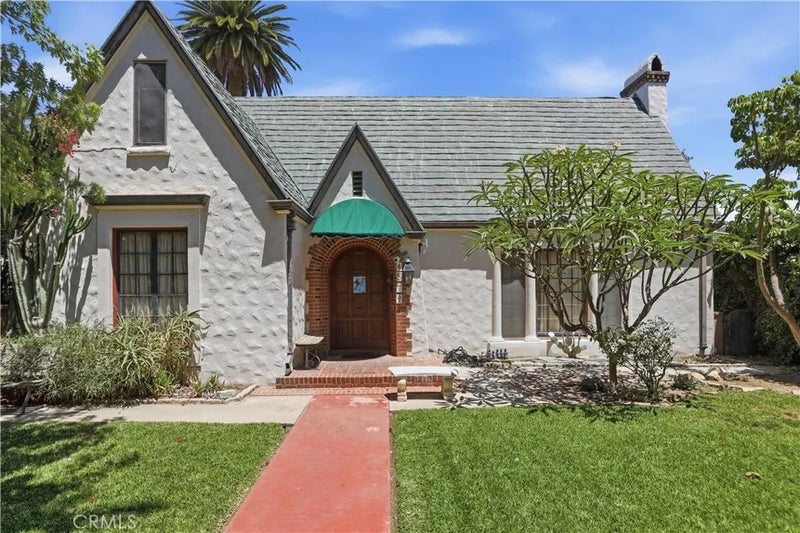 4579 University