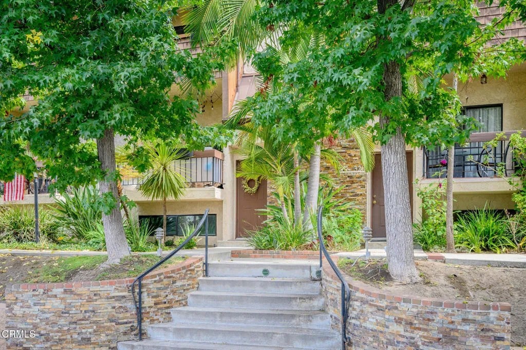 Photo of 320 Mchenry Road #27, Glendale, CA 91206 (MLS # P1-28913)