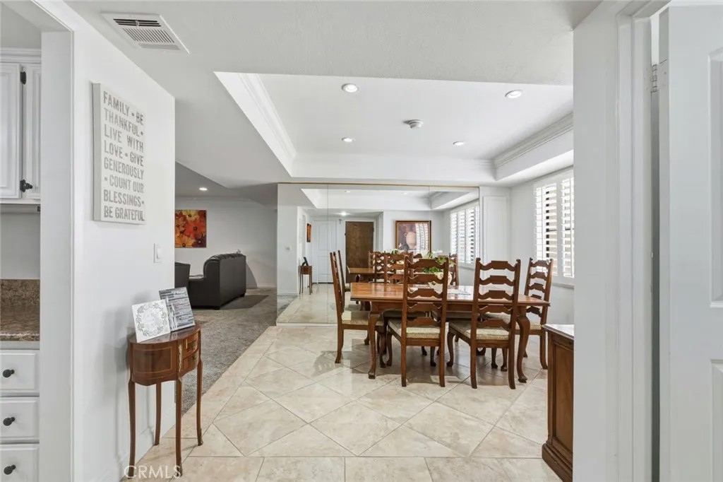 640 S Lake 203