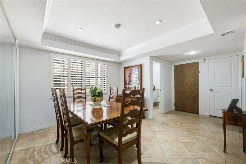 640 S Lake 203