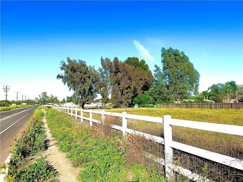 Photo of 0 5th, Murrieta, CA 92562 (MLS # SB26040867)