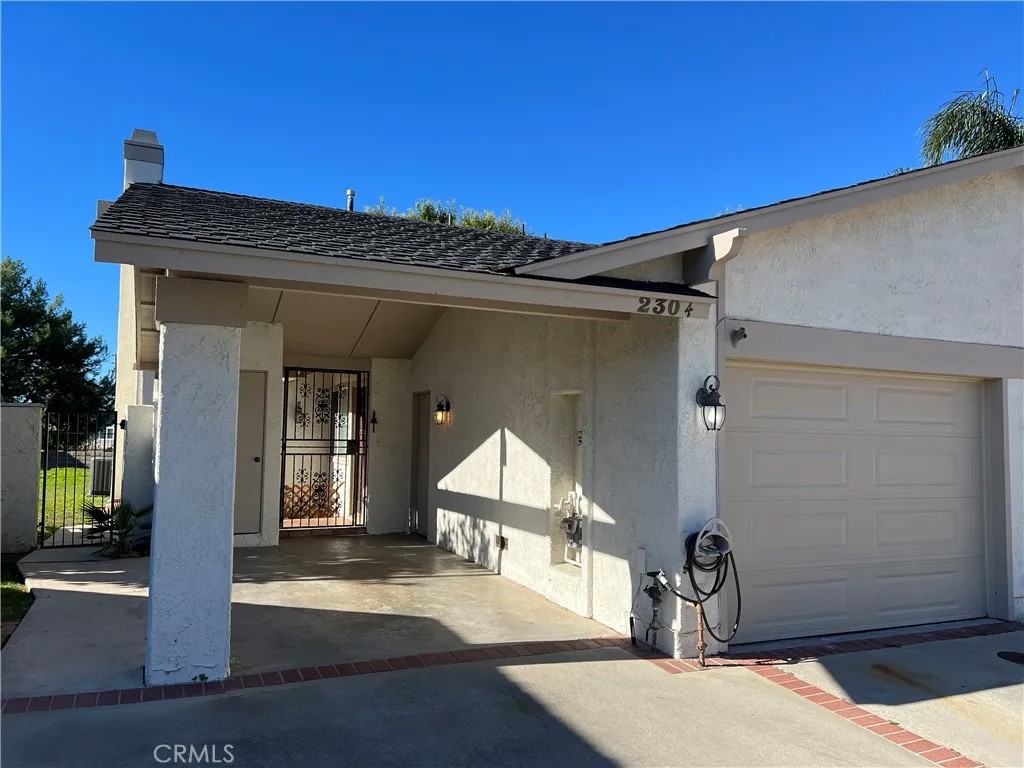 2304 Carrotwood