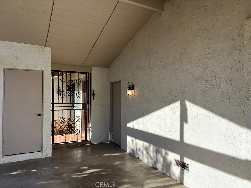 2304 Carrotwood