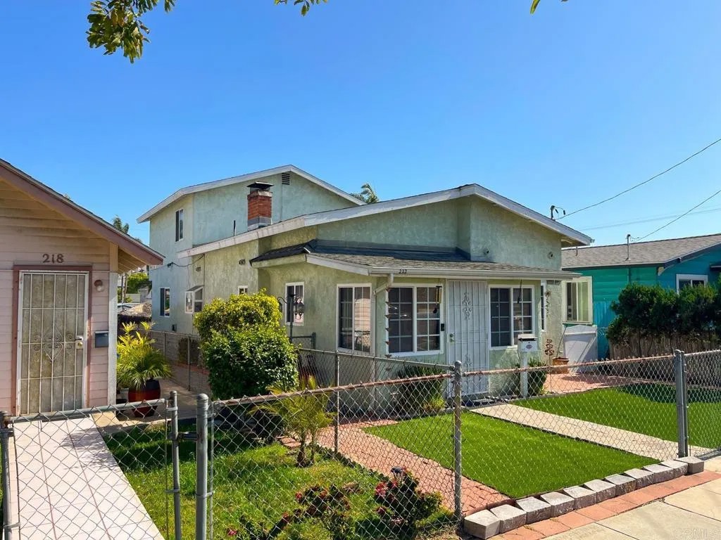 212 E 4th Street