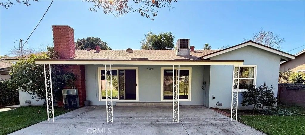 Photo of 16121 Liggett, North Hills, CA 91343 (MLS # SR26013401)