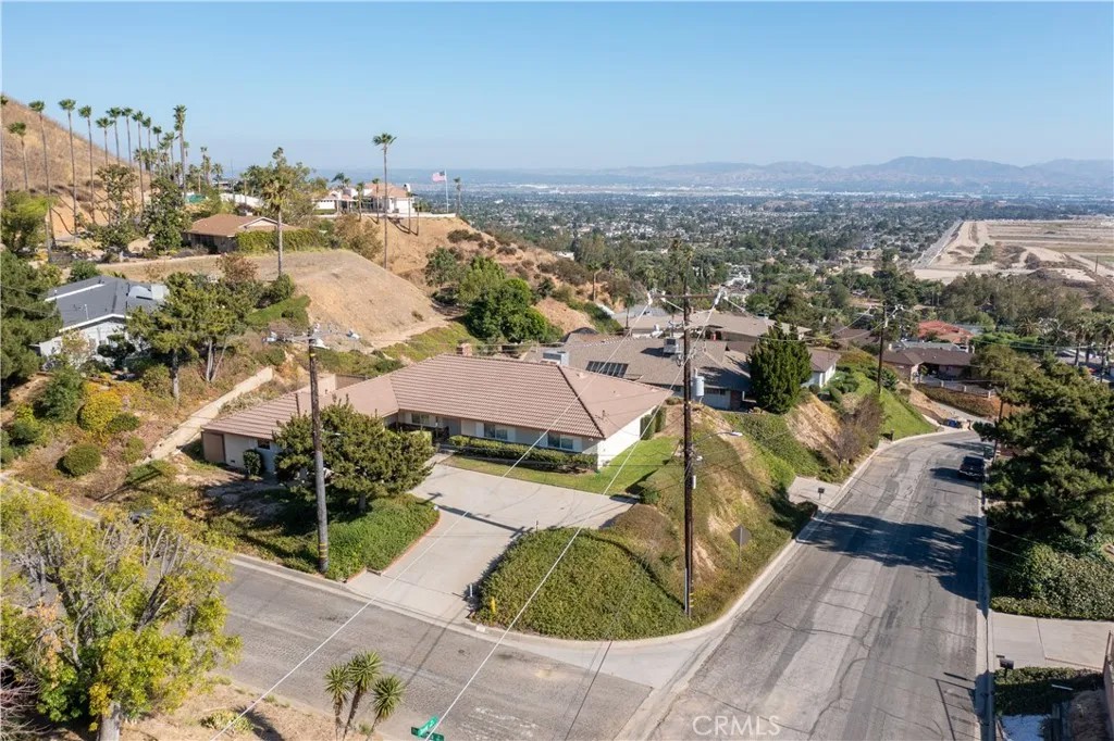 1105 Ponderosa Drive