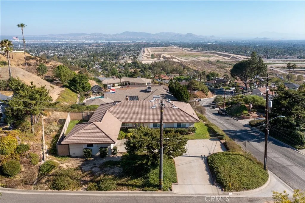 1105 Ponderosa Drive
