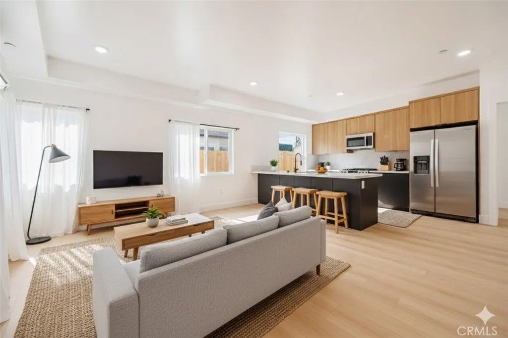 Photo of 1557 S Ogden Drive #1/4, Los Angeles, CA 90019 (MLS # BB25271174)