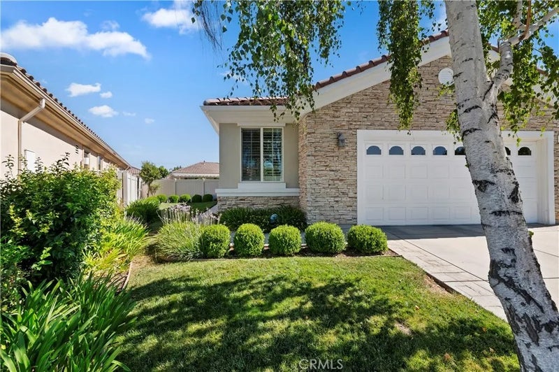 1142 Wisteria