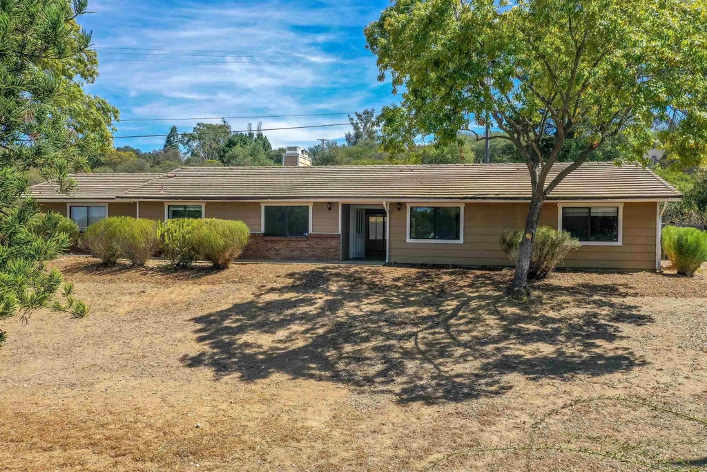 Photo of 17675 Rancho De Carole RD, Ramona, CA 92065 (MLS # 260022412)