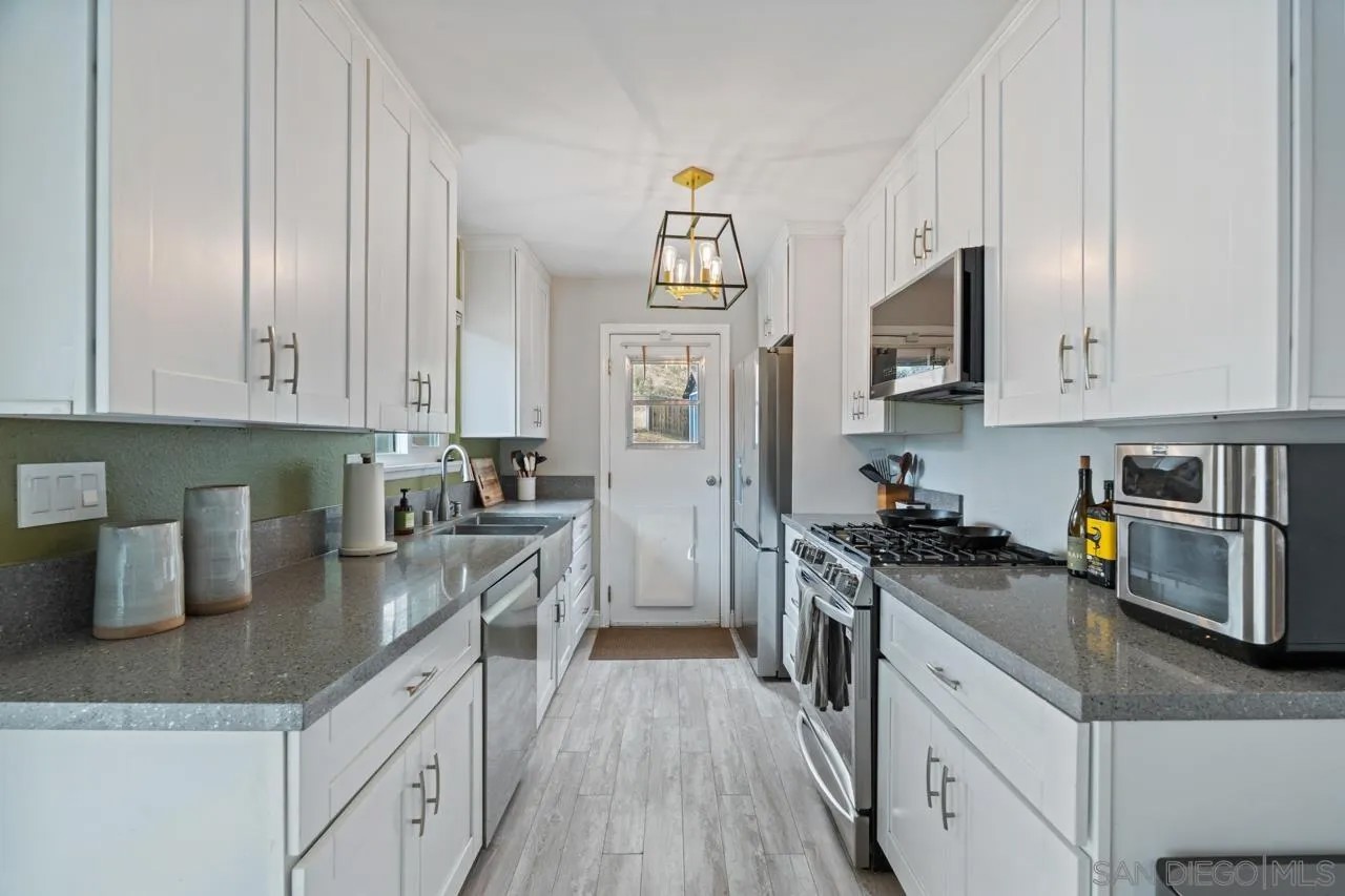 9126 Heatherdale