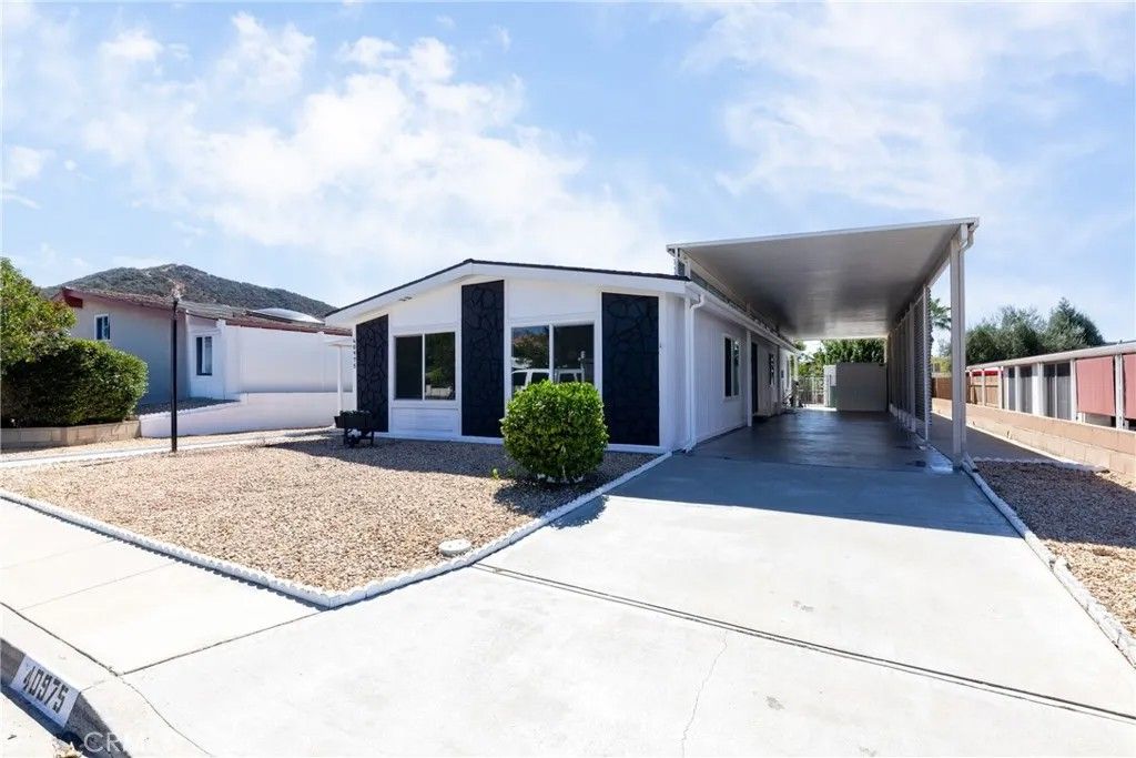 Photo of 40975 Laredo Trail, Cherry Valley, CA 92223 (MLS # TR25276483)
