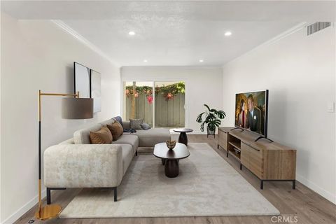 Photo of 18620 Hatteras St, Tarzana, CA 91356 (MLS # WS25245678)