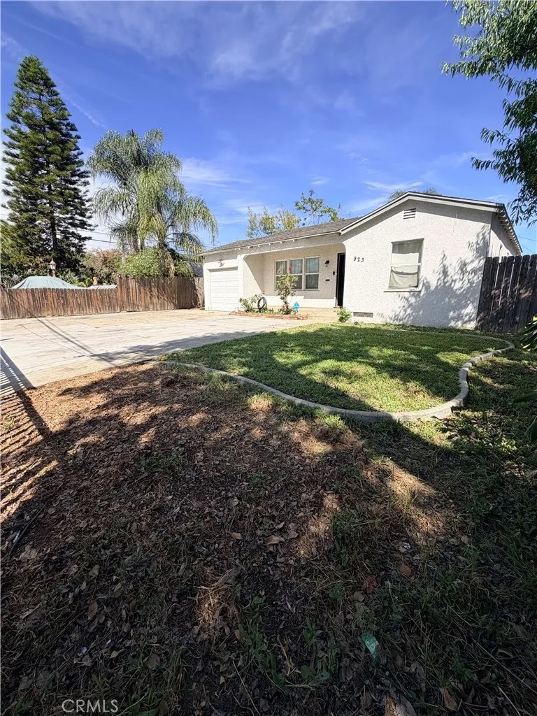 923 S Vine