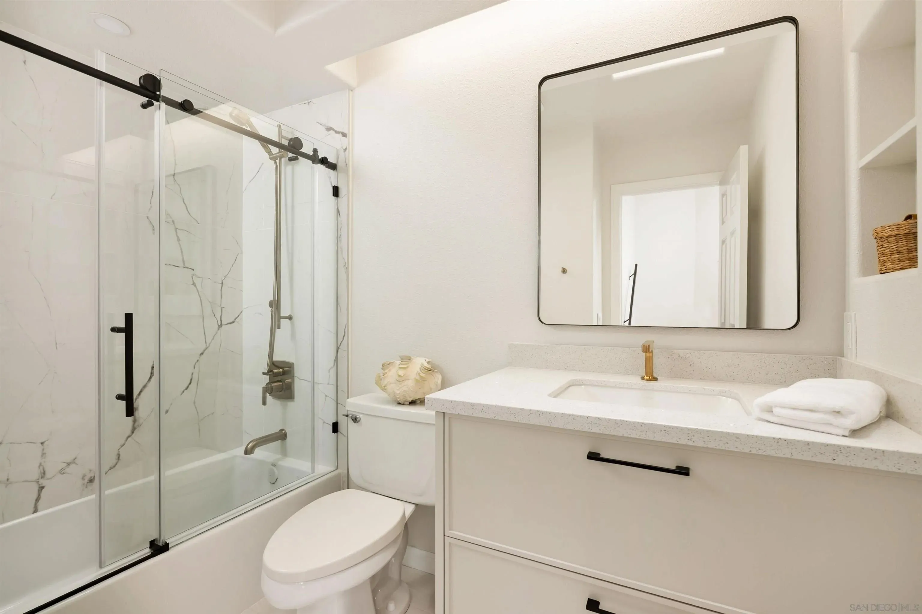 San Diego, California 92109, United States, 3 Bedrooms Bedrooms, ,3 BathroomsBathrooms,Residential,Active,216443