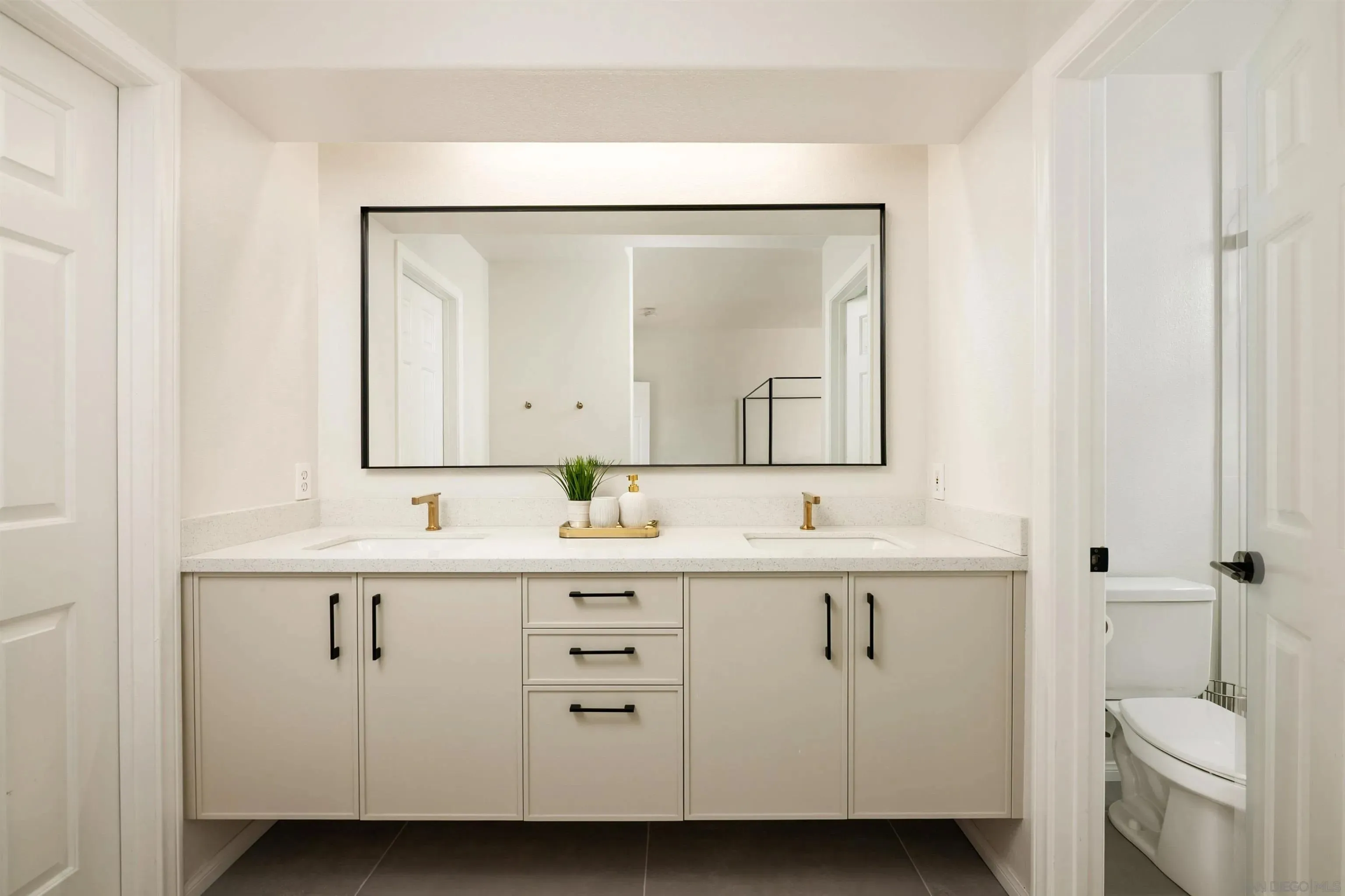 San Diego, California 92109, United States, 3 Bedrooms Bedrooms, ,3 BathroomsBathrooms,Residential,Active,216443