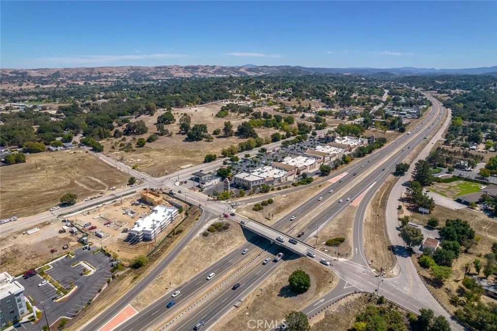 2115 El Camino Real