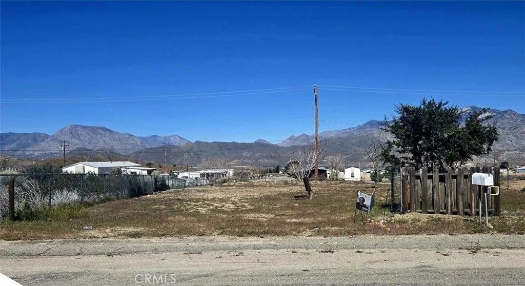 Photo of 8501 Star Brite Ct, Mountain Mesa, CA 93240 (MLS # DW26095076)