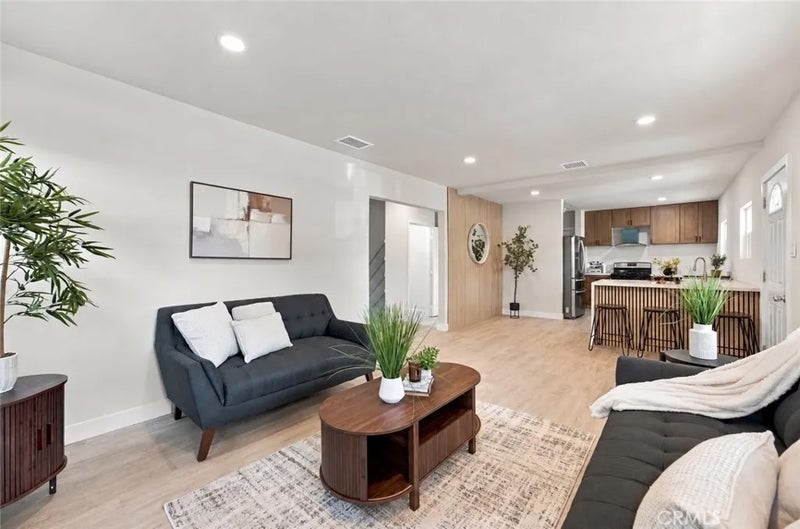 647 E Granada Court