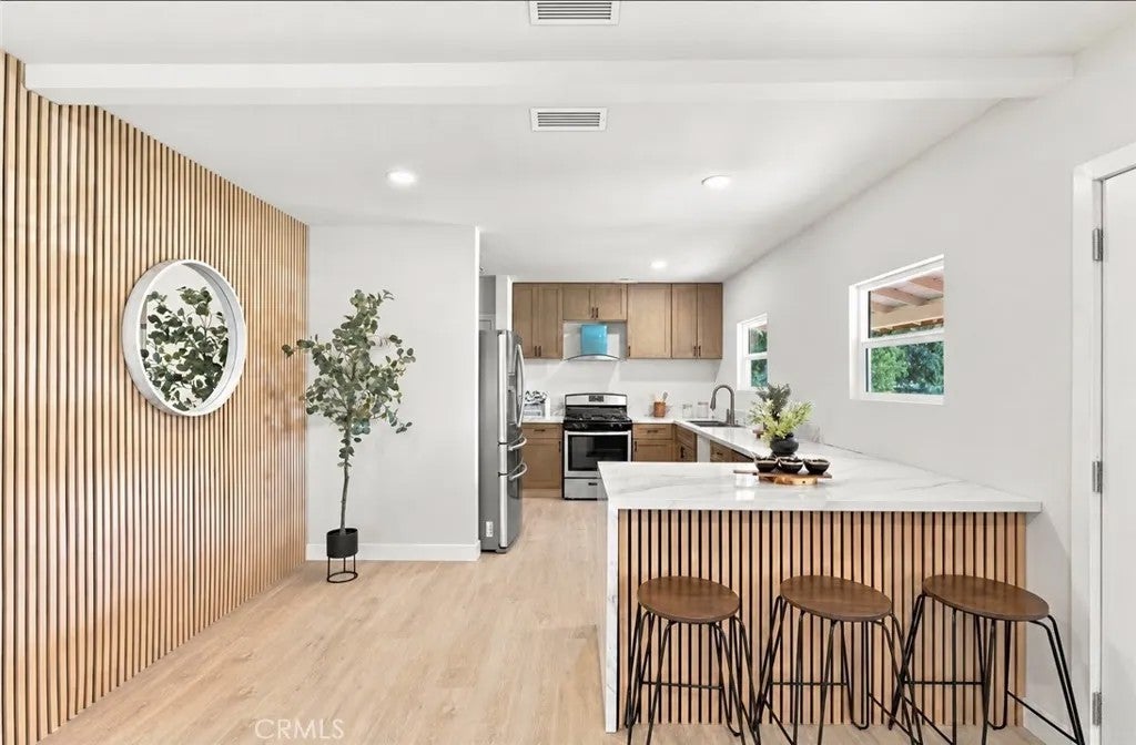 647 E Granada Court