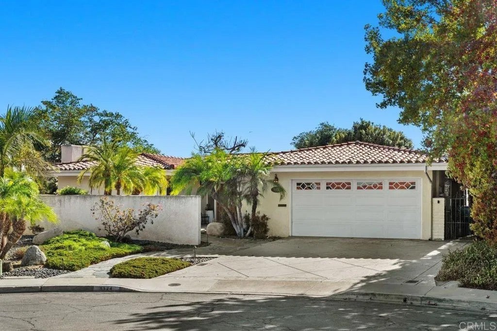 5324 Calle Vista