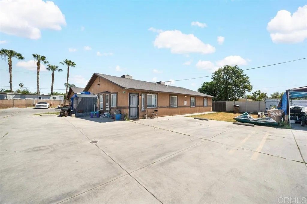 Photo of 326 Beardsley Avenue, Bakersfield, CA 93308 (MLS # PTP2600888)