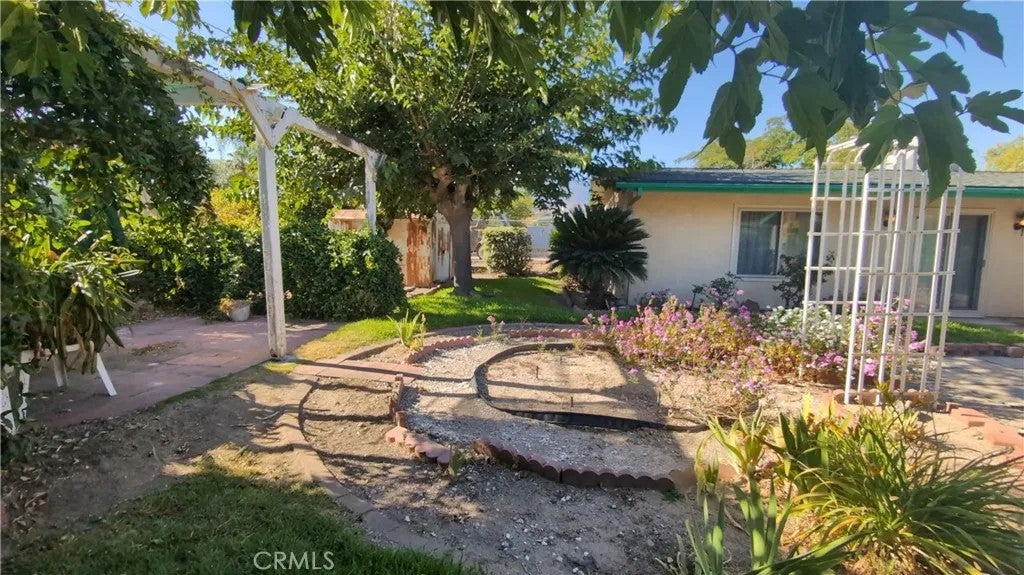 3014 N Alameda