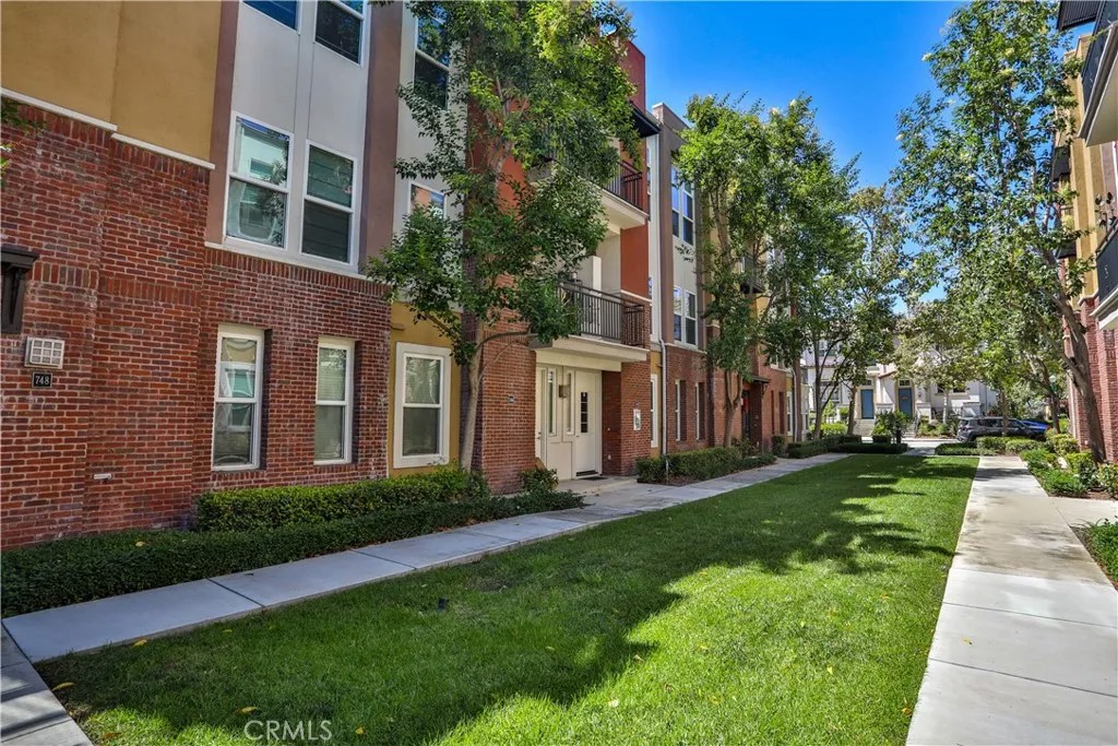 744 W 1st Street