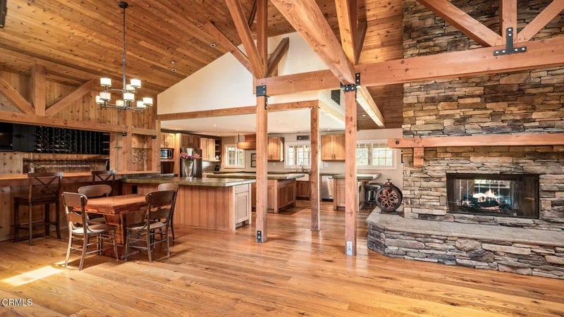 2591 Deer Hill Lane