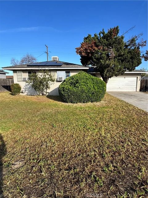 Photo of 5703 E Hampton Way, Fresno, CA 93727 (MLS # SC26059551)
