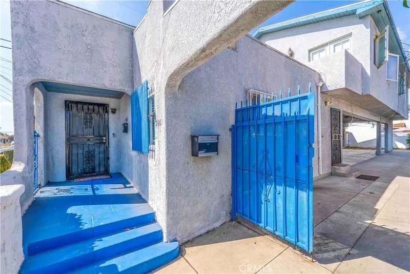 8463 S Halldale