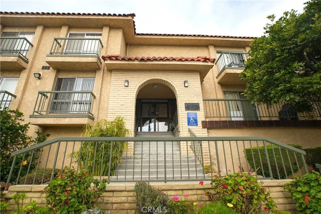 Photo of 4015 W 137th Street #221, Hawthorne, CA 90250 (MLS # SB26003310)