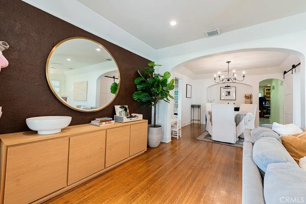 Photo of 1601 Hi Point Street, Los Angeles, CA 90035 (MLS # SR26011946)