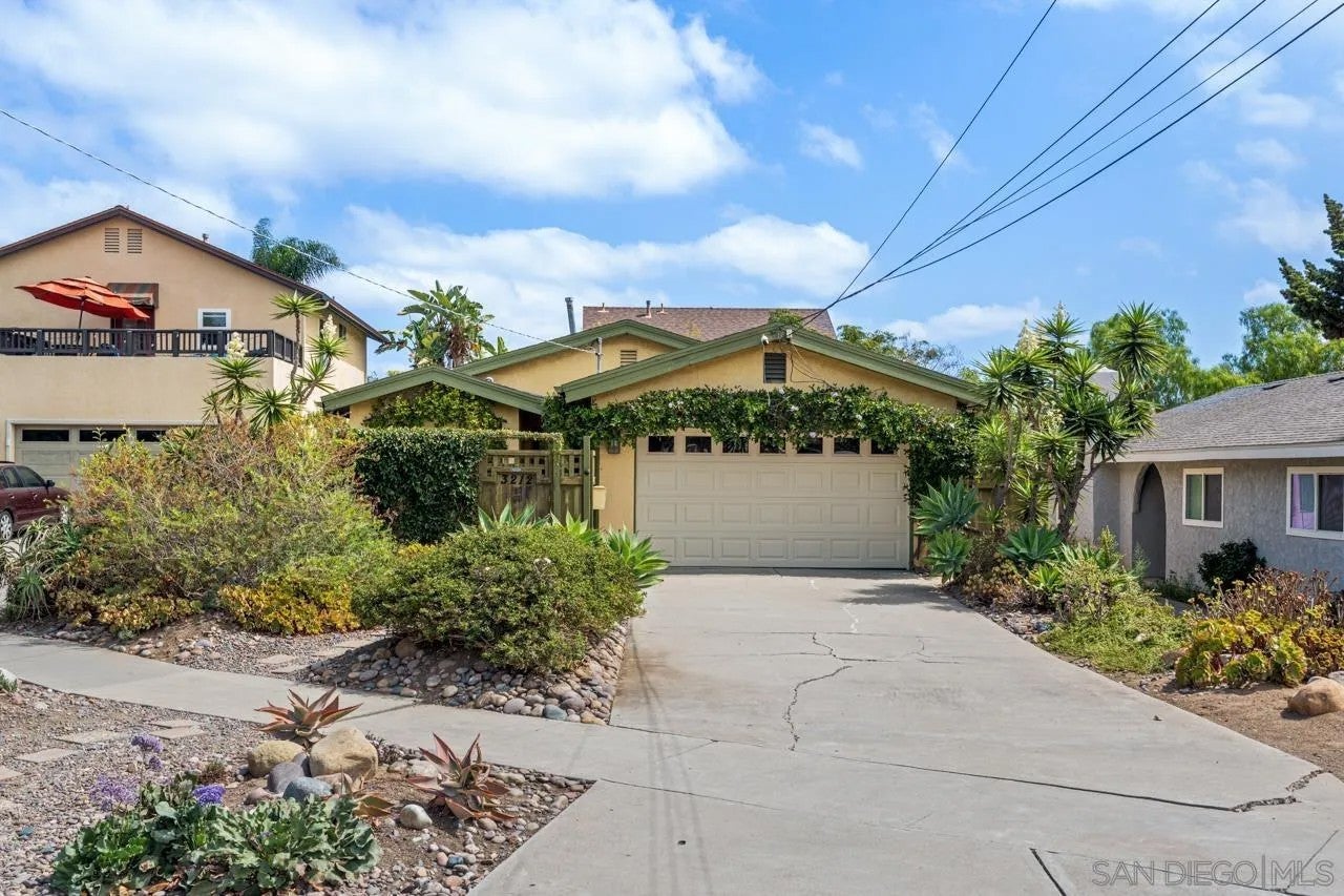 3212 N Mountain View Dr