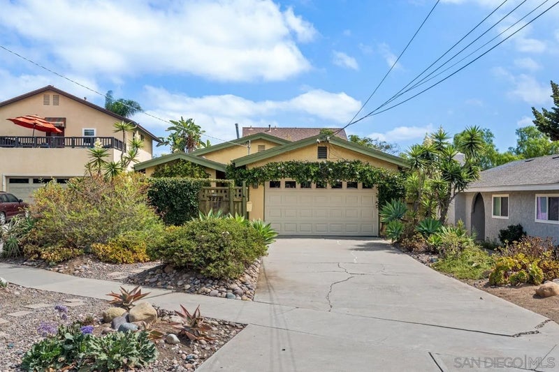 3212 N Mountain View Dr