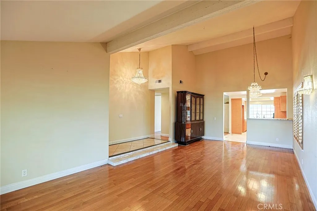 19931 Crestknoll