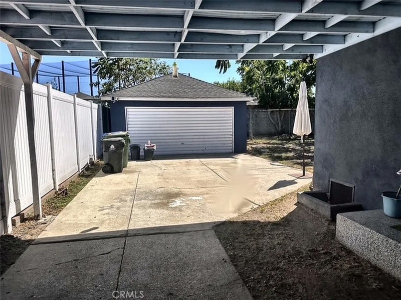 1946 W 95th
