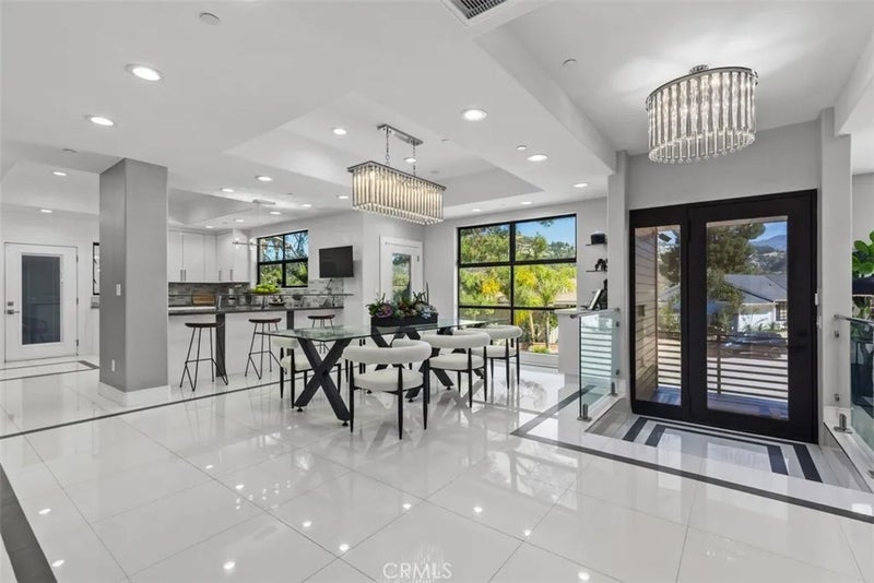 3060 Hollywell